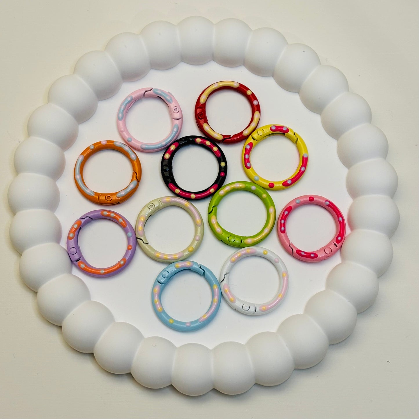 Anneau peinte (Vendu par 6)