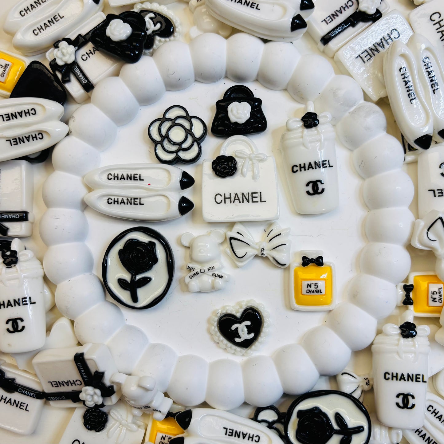 Charms en résine - Chacha (par 5, 10 ou 20) 🌸