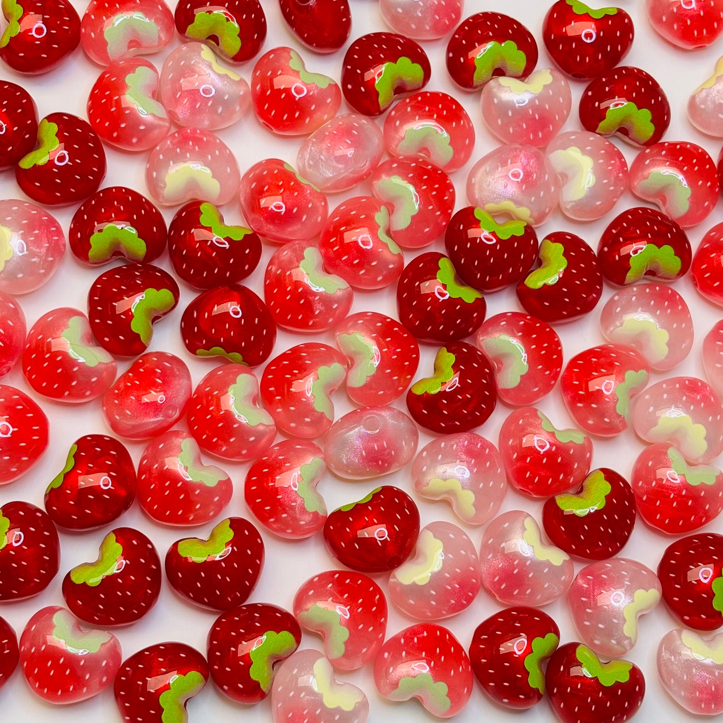 Perles en acrylique - Fraises kawaii 🍓