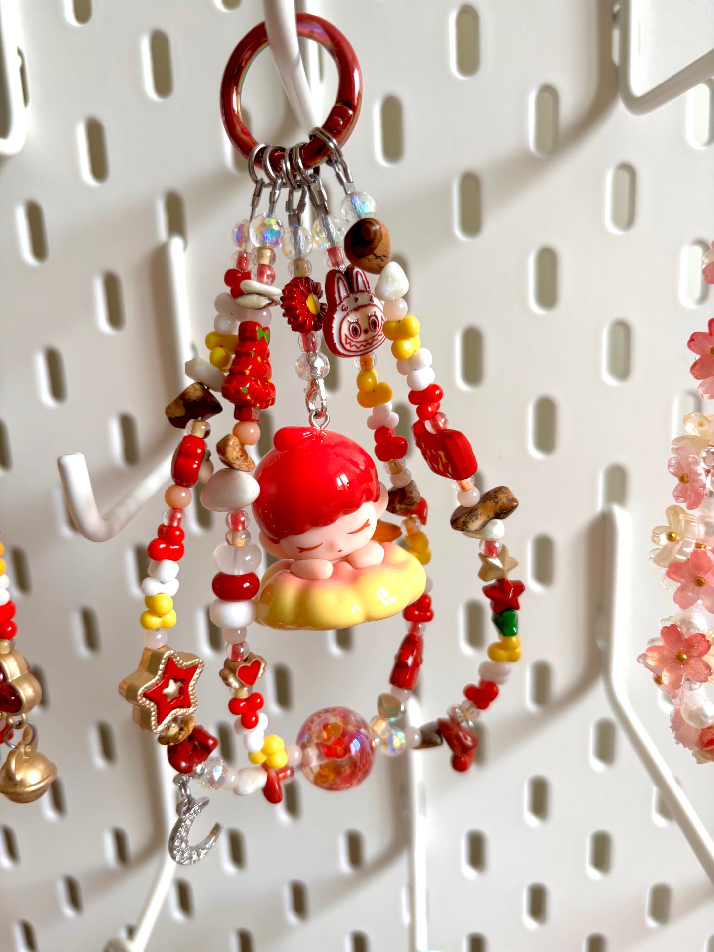 🌸 Porte-clé avec figurine